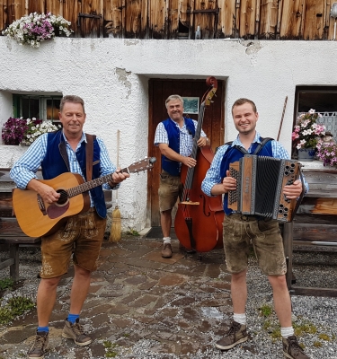 Die Stromlosen spielen am Haller Bauernmarkt
