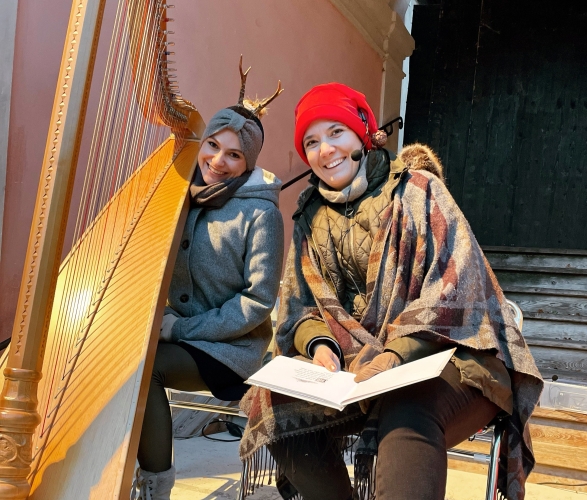 Haller Adventmarkt: „Zirbelzapfenzwergs wundersame Reise“