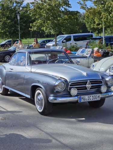 Mühldorfer Oldtimerfreunde zu Gast in der Haller Altstadt