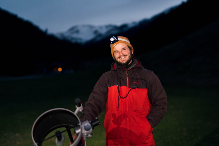 Sternenzauber am Haller Adventmarkt - Bestaune den Sternenhimmel durch das Großteleskop