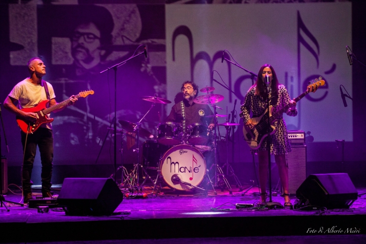 Verein Griassdi im Gewölbe Rockige Klänge bei „Griassdi im Gewölbe“ – MANIFE live in Hall!