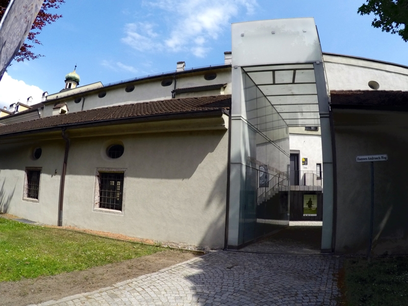 Westseitiger Eingangsbereich zum Stadtmuseum in der Burg Hasegg